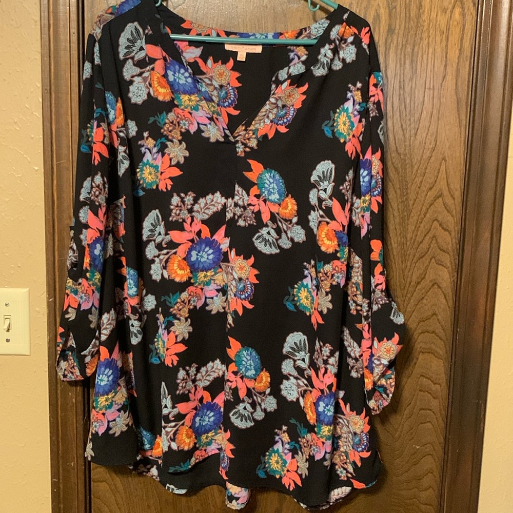 Gibson Latimer 3X black floral blouse with three-quarter length sleeves